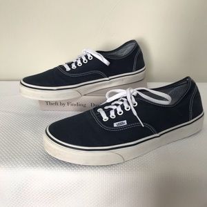 Vans navy canvas low top men’s size 12